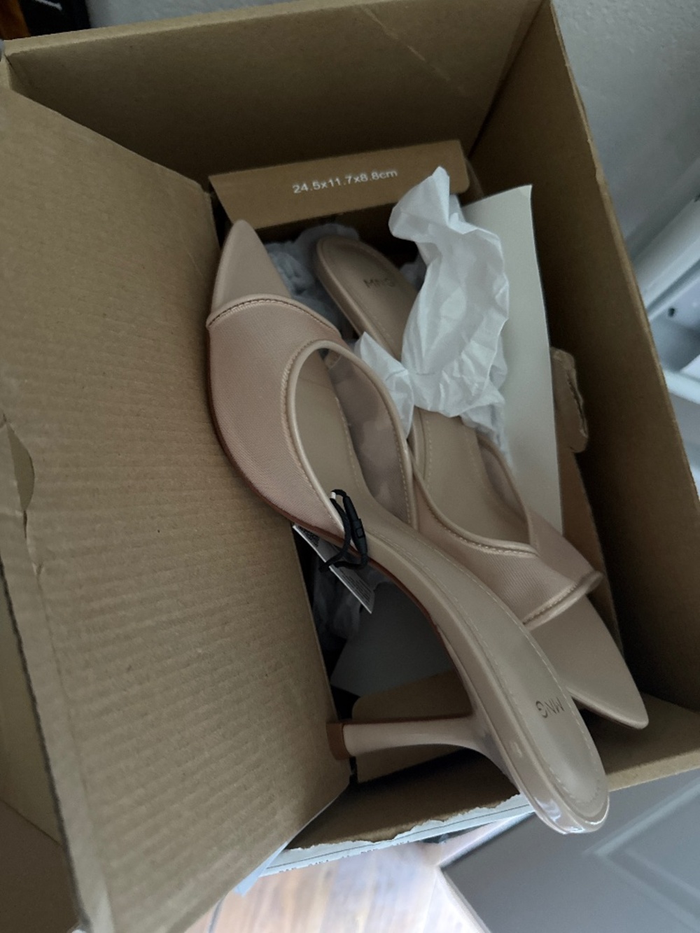 Pointed heel sandals